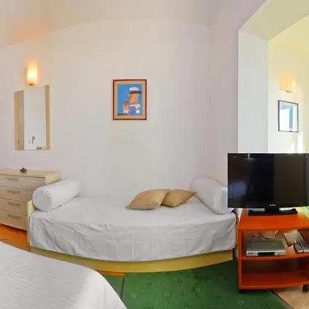 In With A Sea View, Terrace, Air Conditioning, Wifi 201-9 شقة بريلا