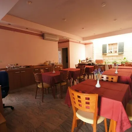 شقة In With A Sea View, Terrace, Air Conditioning, Wifi 201-9 *