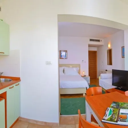 شقة In With A Sea View, Terrace, Air Conditioning, Wifi 201-9